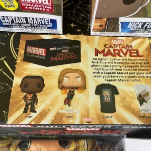 Funko Pop Marvel Collector Corps Camiseta Capitana Marvel  Caja Completa Talla L